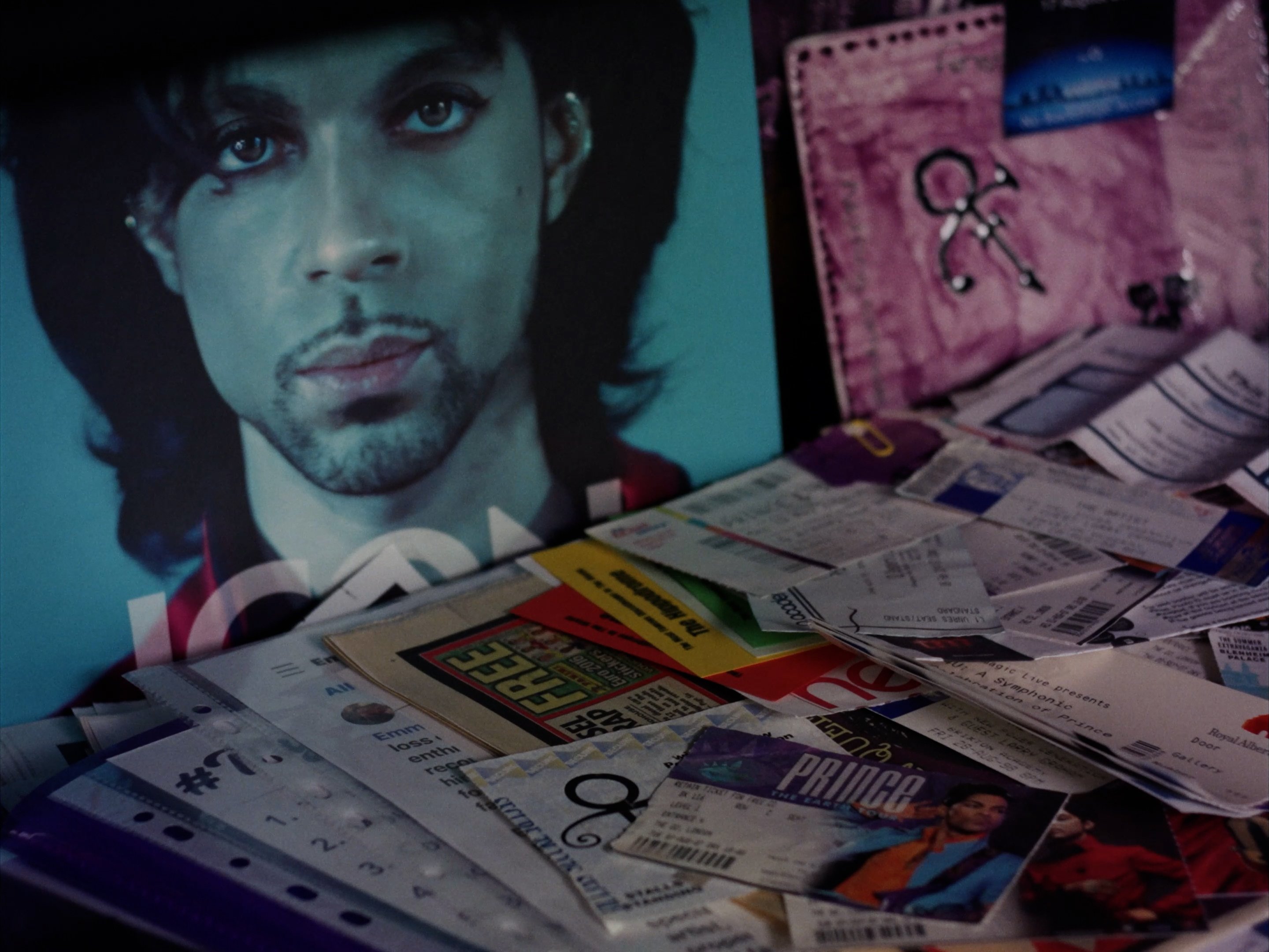 HOLY_POP_I_ADORE_YOU_UHD_H264_DIGITAL.00_11_4.width-3200_4DMGHrXidyaPRUvj.jpg
