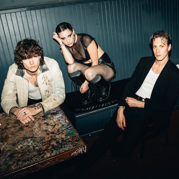 The Brighton alt-rock trio YONAKA